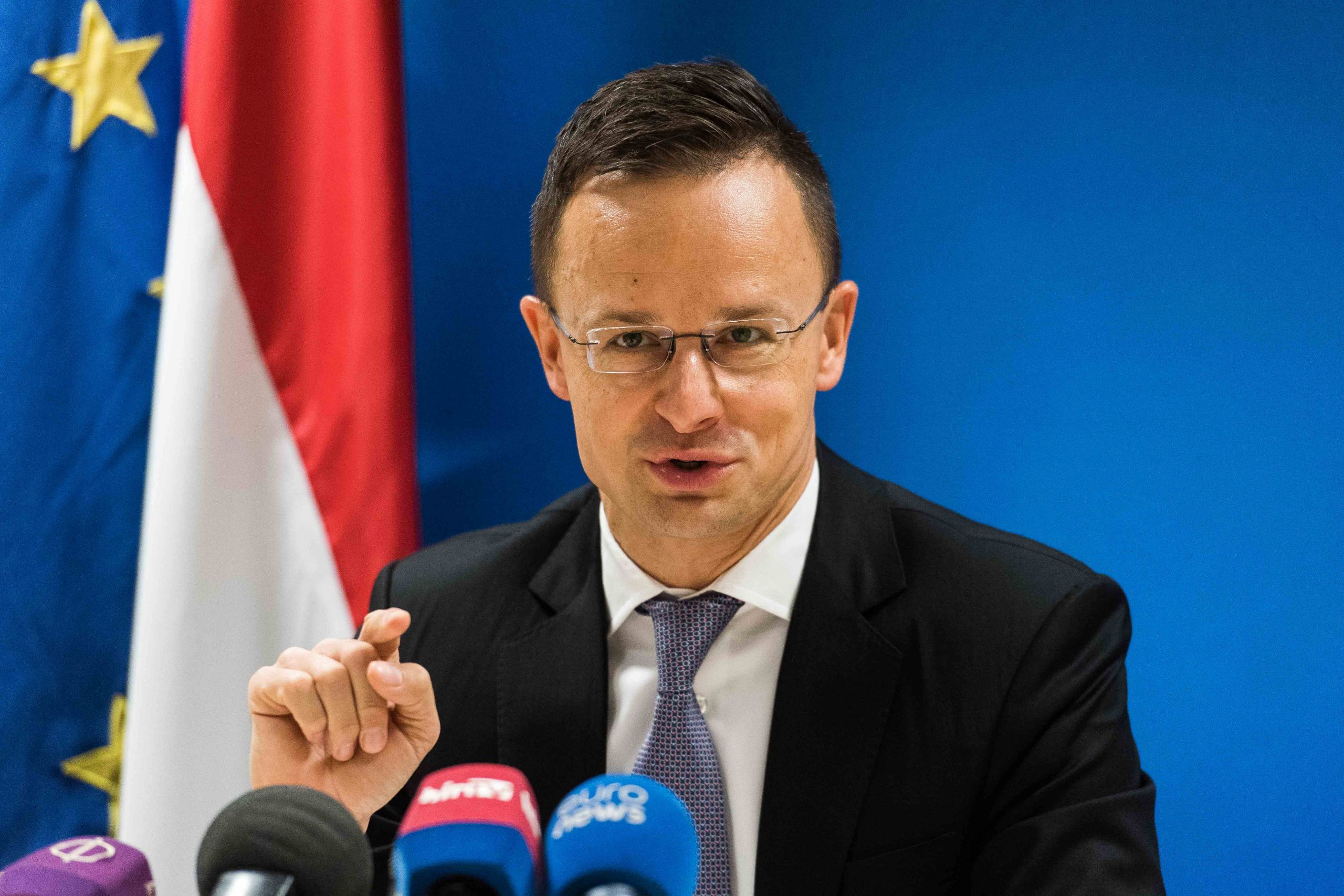 Szijjártó: a történelmi tények tiszteletben tartása nem lehet revizionizmus