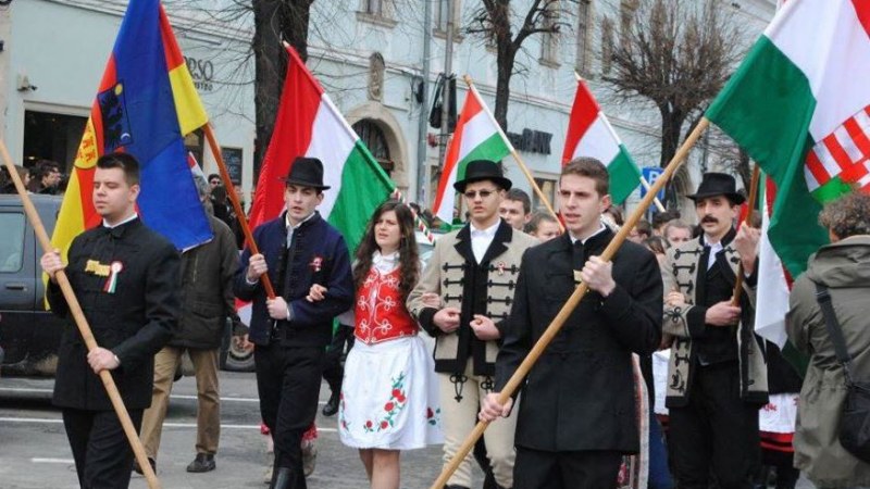 Fábián Tibor – Egy percben a világ – Román vétó március tizenötödikére