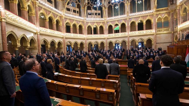 Még mindig mellébeszélünk… (Gondolatok a trianoni parlamenti emlékülés után)