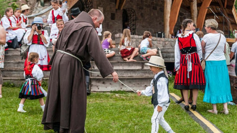 Böjte Csabával egyeztetett az Írdalá.hu kampánycsapata